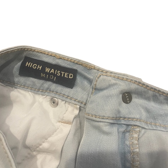 Aeropostale high waisted midi light wash jean shorts with rips size 6 - Picture 8 of 9